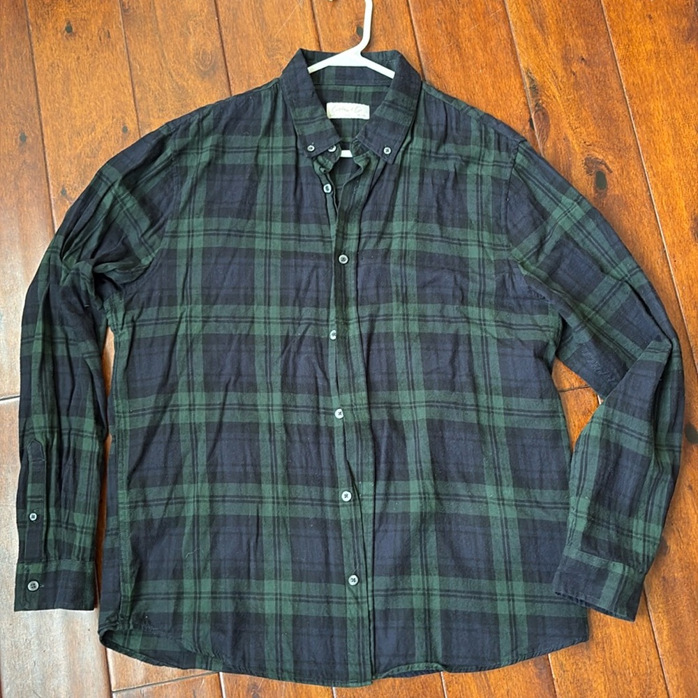Men’s long sleeve flannel shirt. Size large. Great condition. Very soft.